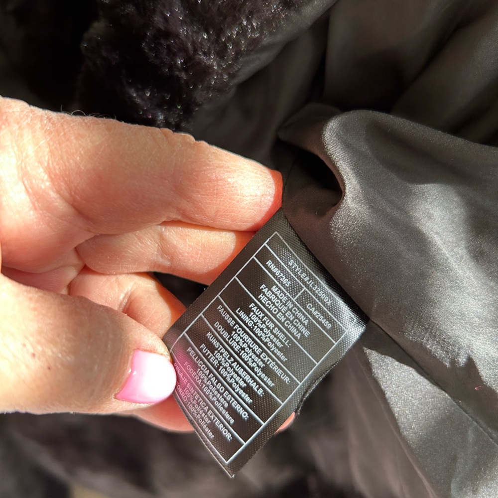 Betsey Johnson Cropped Black Teddy Jacket - Picture 11 of 12